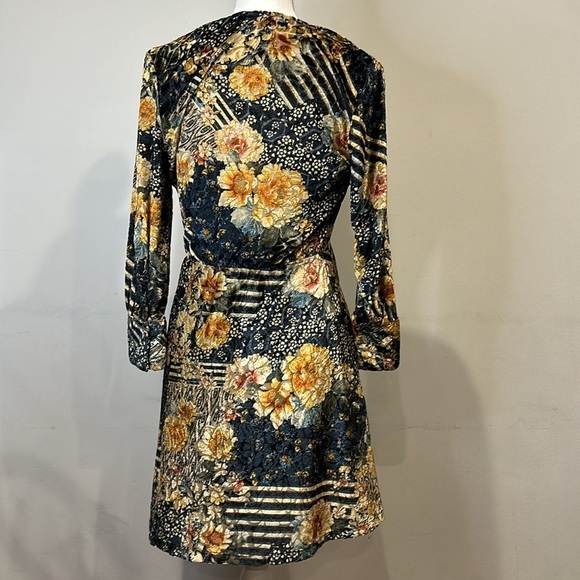 Zara Basics size Medium Boho Crushed Velvet Floral Patchwork Print V-Neck Mini - Picture 4 of 9